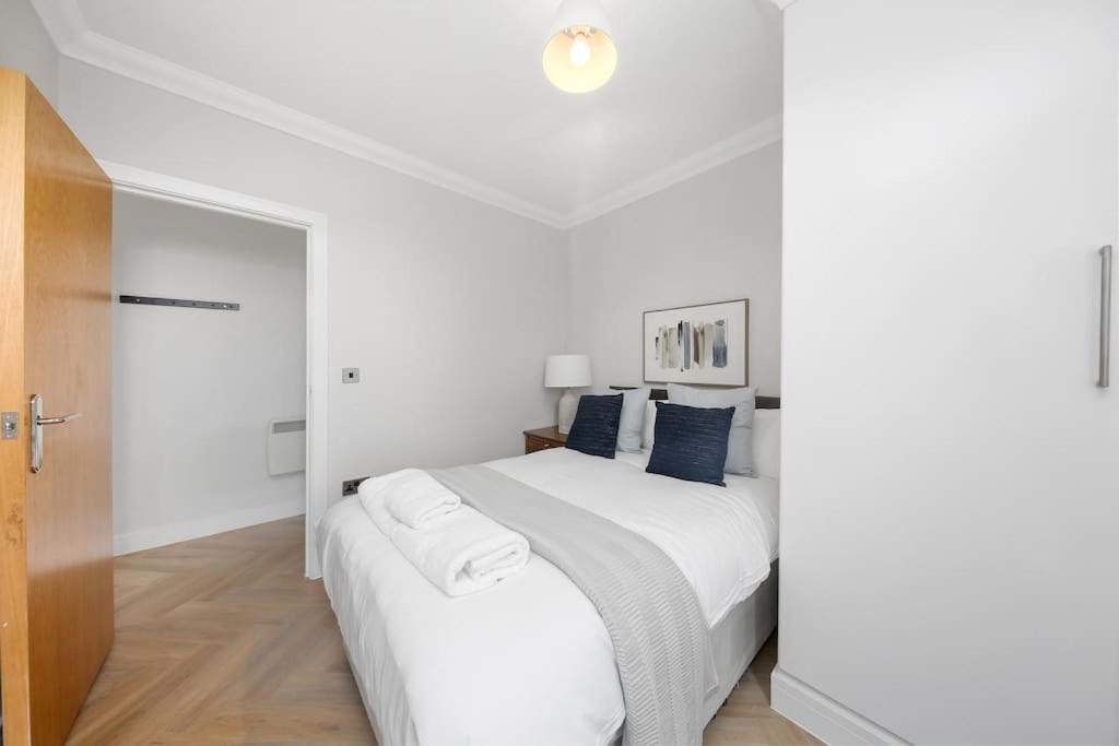 Pleasing 2Bed Flat 10Min To Wimbledon Tennis Court 런던 외부 사진