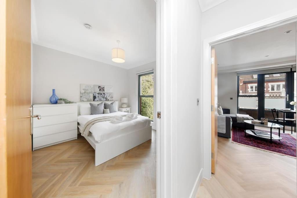 Pleasing 2Bed Flat 10Min To Wimbledon Tennis Court 런던 외부 사진
