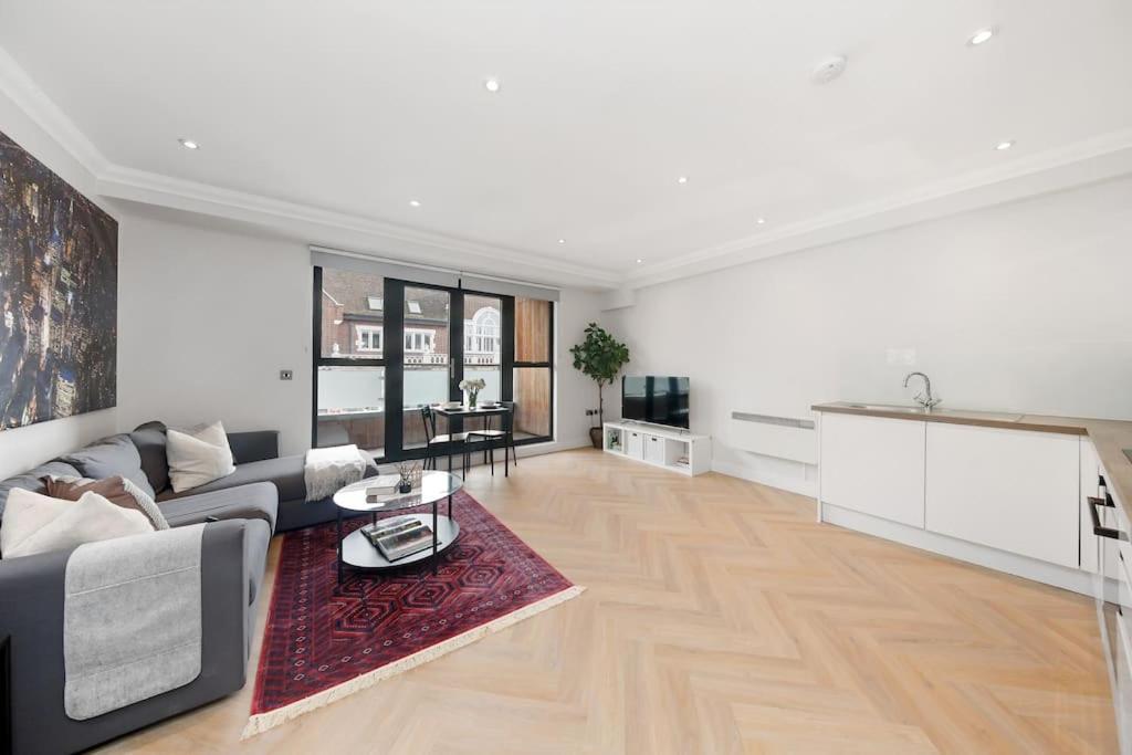Pleasing 2Bed Flat 10Min To Wimbledon Tennis Court 런던 외부 사진