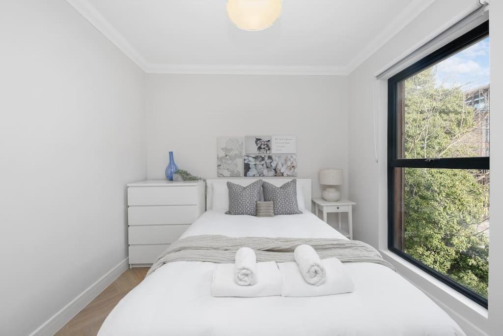 Pleasing 2Bed Flat 10Min To Wimbledon Tennis Court 런던 외부 사진